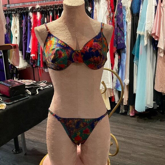 Classified Floral Print Bra and Underwear Set Adjustable Strap Sz 7/C Multicolor - Picture 1 of 4